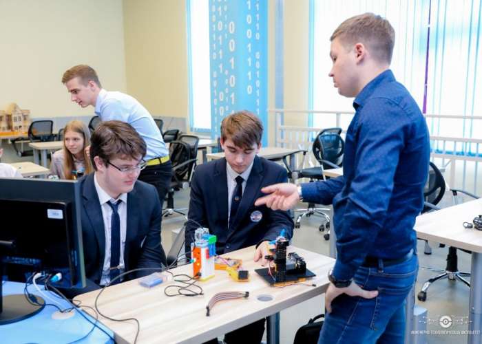 Прошёл очный этап турнира юных инженеров и исследователей «Приморский РобоФест – 23»